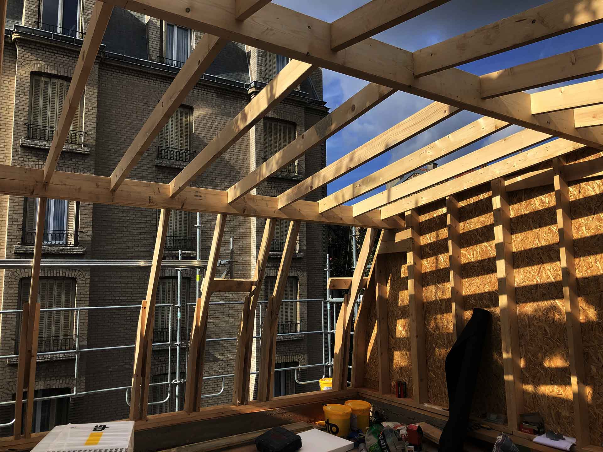 Surélévation maison ossature bois Paris - Extension étage supplémentaire Neobat Design